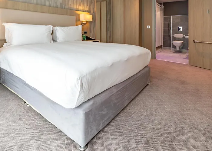 - Centre By Ihg Manchester