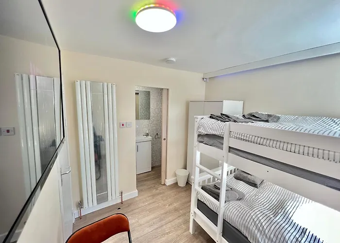 Lux Quadruple Media Mufc Salford