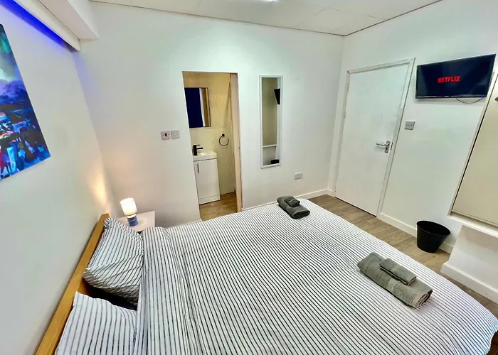 Lux Super King Private Bath Mediacity, Mufc, Salford * Manchester