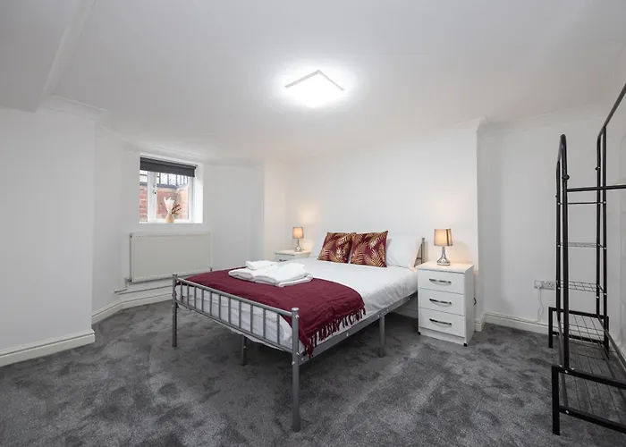 Huge 6br Sleeps 12 Near City! Ferienhaus *