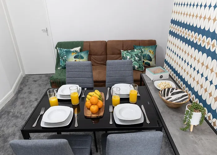 Huge 6br Sleeps 12 Near City! Ferienhaus