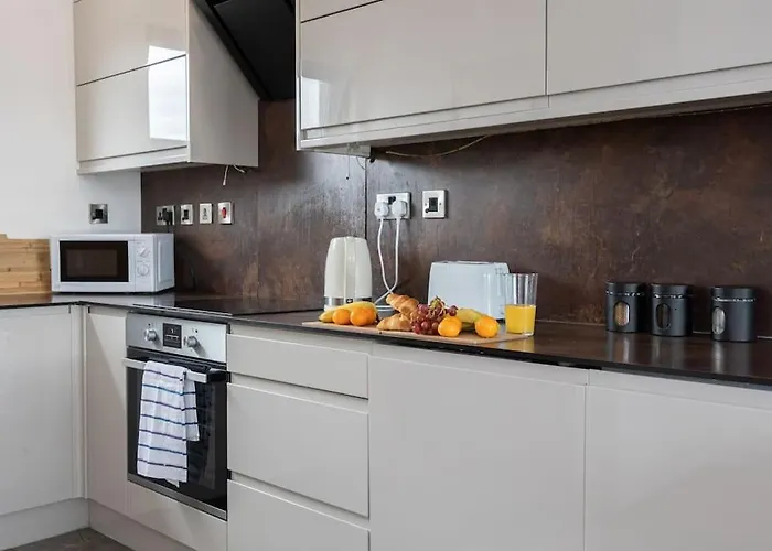 Near Centre,penthouse,etihad ,cooplive Apartament *