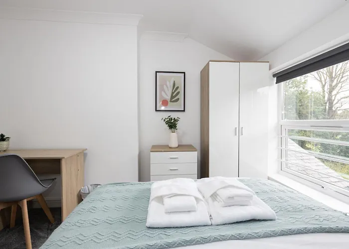 Huge 6br Sleeps 12 Near City! *