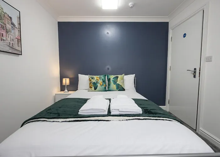 Ferienhaus Huge 6br Sleeps 12 Near City! Manchester