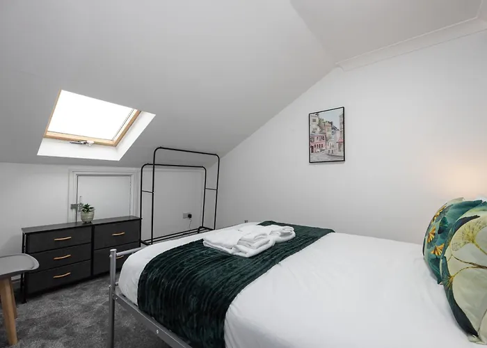 Huge 6br Sleeps 12 Near City! *