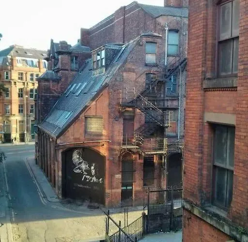 Boutique Centre Flat By Superhost