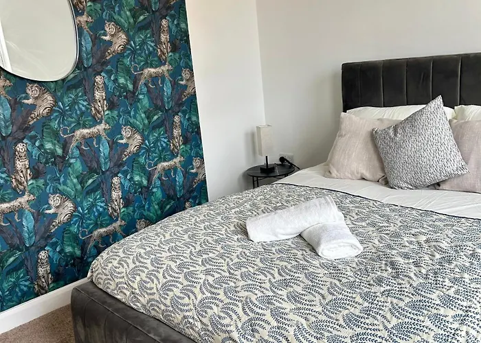 Failsworth 6 With Free Gated Parking Appartement