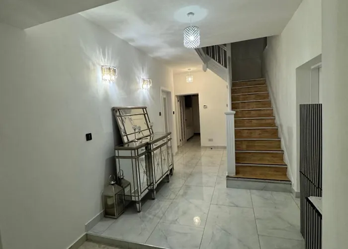 Elegant Estates Humble Abode 2 Kwatera prywatna Manchester