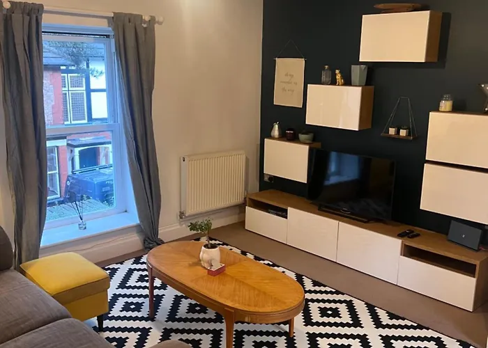 Brentwood Court Apartment *