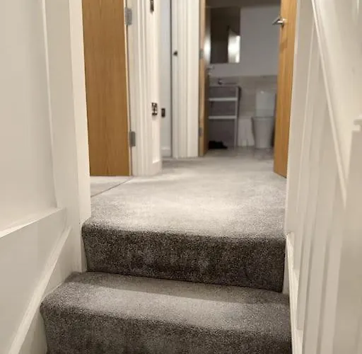 Apartment 2br Duplex In Salford Mcr Sleeps4 Videos In Photos *