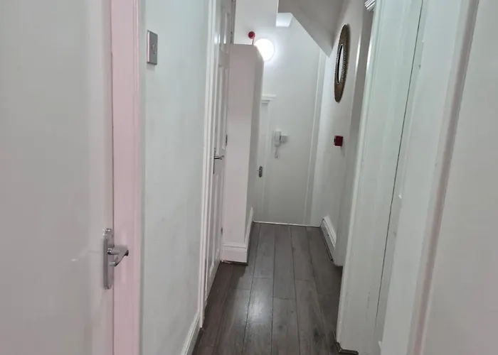 Affordably Elegant Close To Coop Live, Etihad Stadium And Centre 아파트