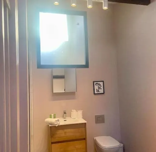 Pretty Pink Posh Penthouse Apartment Manchester