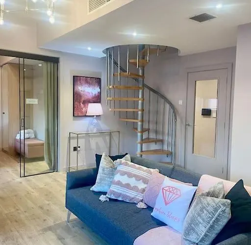 Pretty Pink Posh Penthouse *