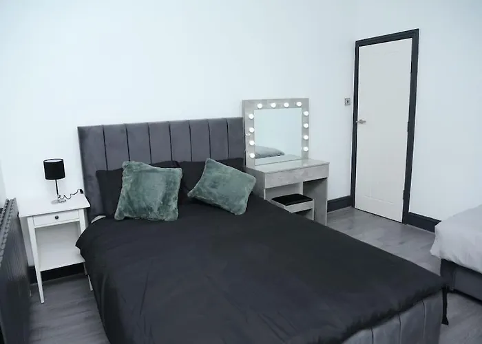 Casa de Férias Full, Modern Family House In Salford