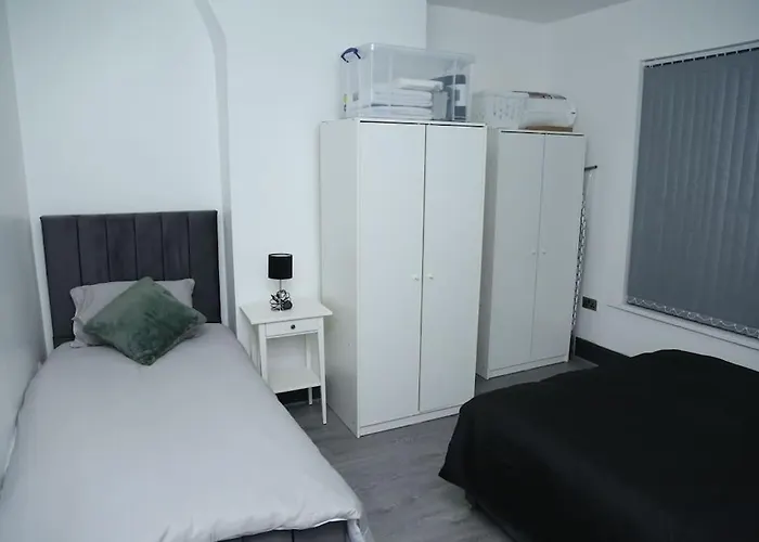 Casa de Férias Full, Modern Family House In Salford