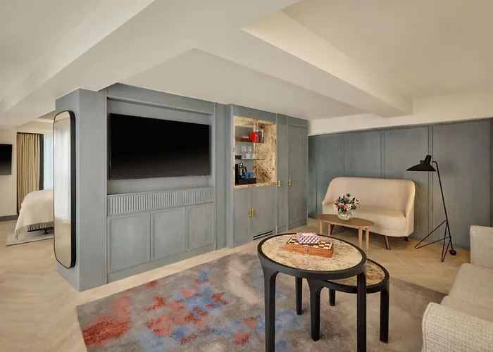 The Reach At Piccadilly, Manchester, A Tribute Portfolio 맨체스터