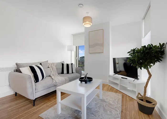 New! 2br In Media 아파트 맨체스터