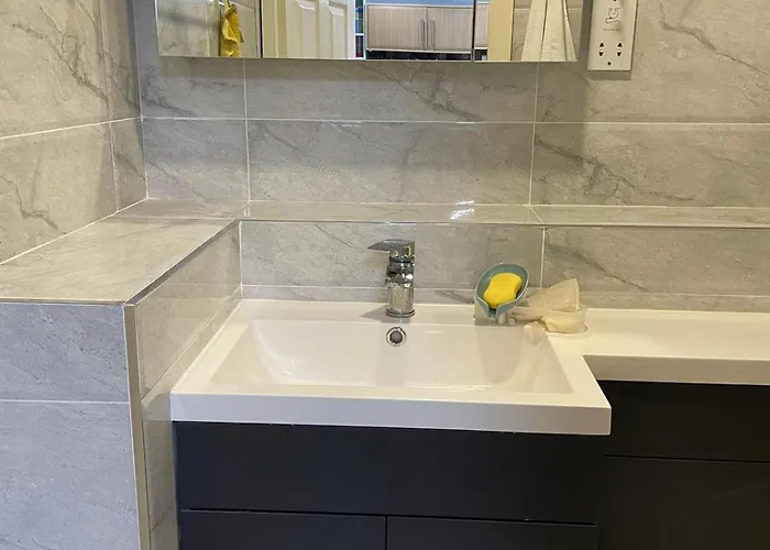 Flat With Free Secure Parking Manchester