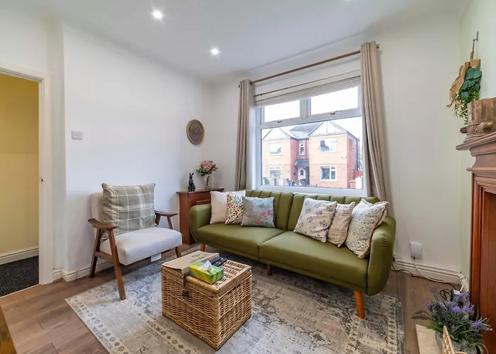 Beautiful Three Bedroom House - Escape * Manchester