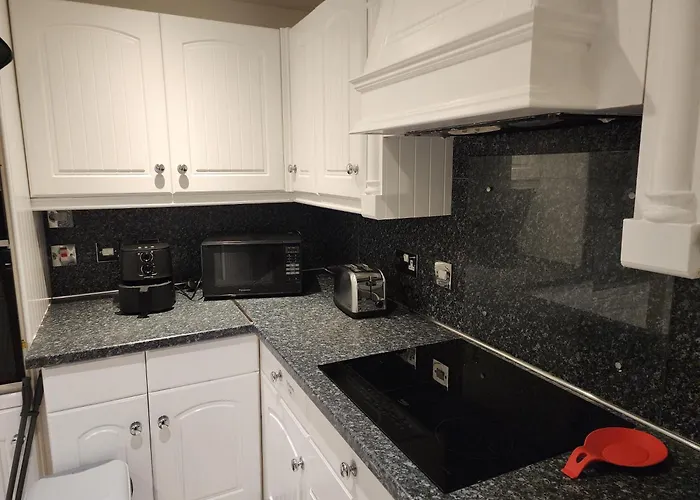 My -2 Bed House-free Parking Mánchester