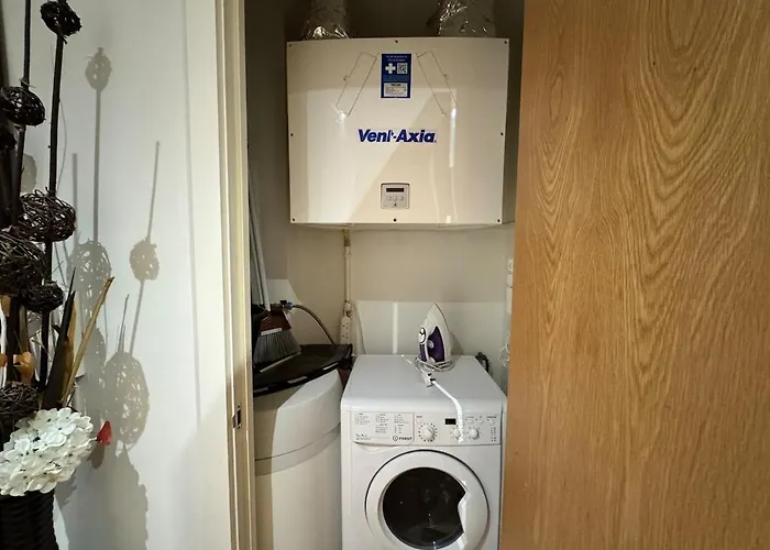 2br Waterfront Retreat Mcr Apartmán