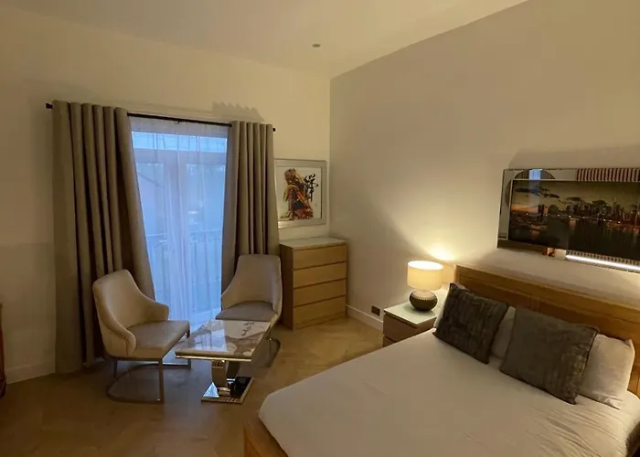 Hendham House - Near Etihad Stadium, Coop Live Arena, Ao Arena, Piccadilly Train Station & Centre בית הארחה