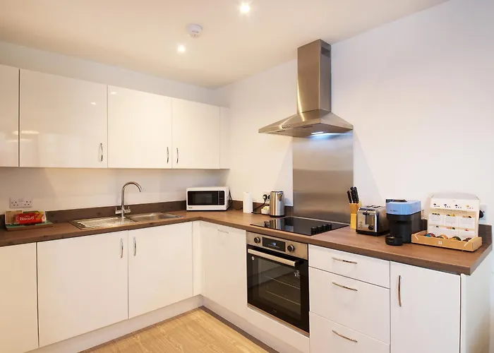 Cozy 1-bed Escape Close To Arndale, Spinningfields, Old Trafford, Etihad & Mediacityuk, Sleeps 4, Netflix, Gym, Nespresso, Balcony, Perfect For Work, Leisure Long & Short Stays! Apartament