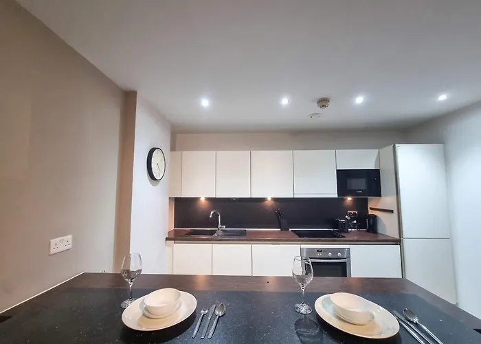 Canal Side Flat By Superhost *