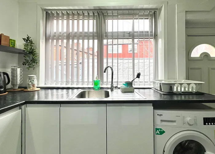 Cosy 3bdr In Levenshulme-close To Centre And Stockport Town- Free Parking- Wifi