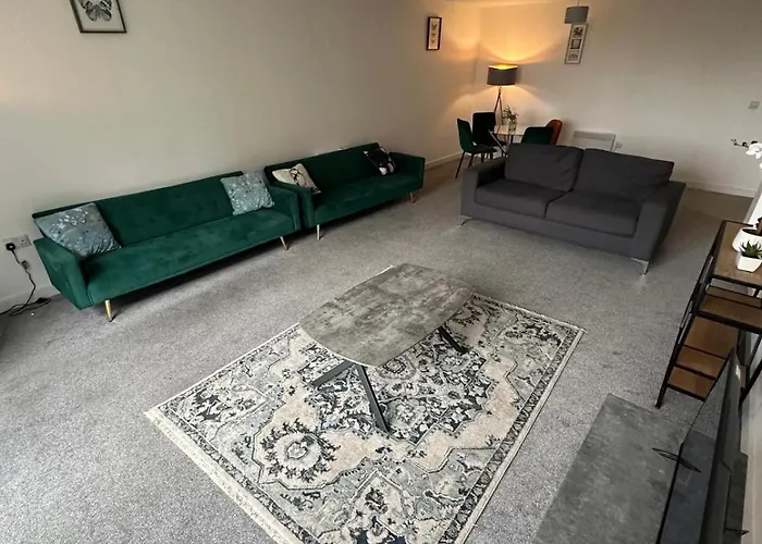 Adelphi Wharf By Beehosting *