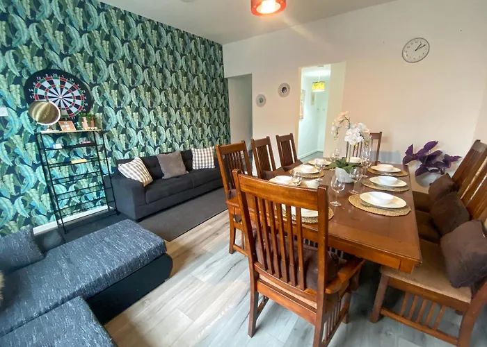 5 Bedroom Luxury Townhouse Near Centre, Sleep 16 * מנצ'סטר