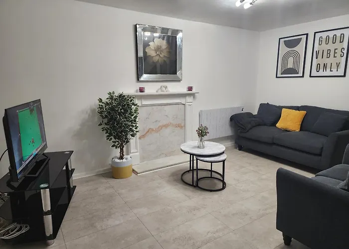 My -2 Bed House-free Parking * Mánchester