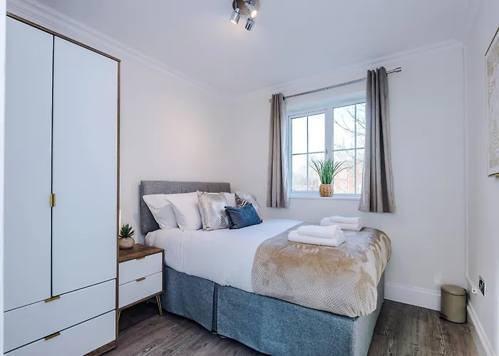 Ferienhaus New!- Gorton Place By Greenstay Serviced - 4 Bed 3 Bath House In - Free Parking - Fast 250 Mbps Wi-fi - Ideal For Contractors, Business Travellers & Relocations - Close To Centre, Airport, Etihad Stadium - Long Wel Manchester