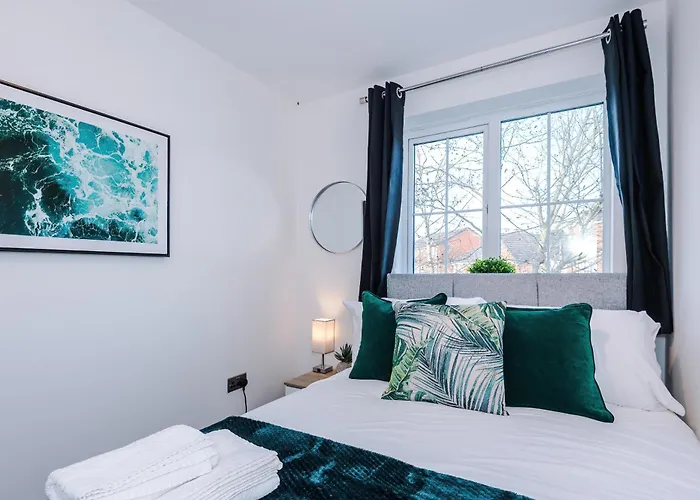 Ferienhaus New!- Gorton Place By Greenstay Serviced - 4 Bed 3 Bath House In - Free Parking - Fast 250 Mbps Wi-fi - Ideal For Contractors, Business Travellers & Relocations - Close To Centre, Airport, Etihad Stadium - Long Wel