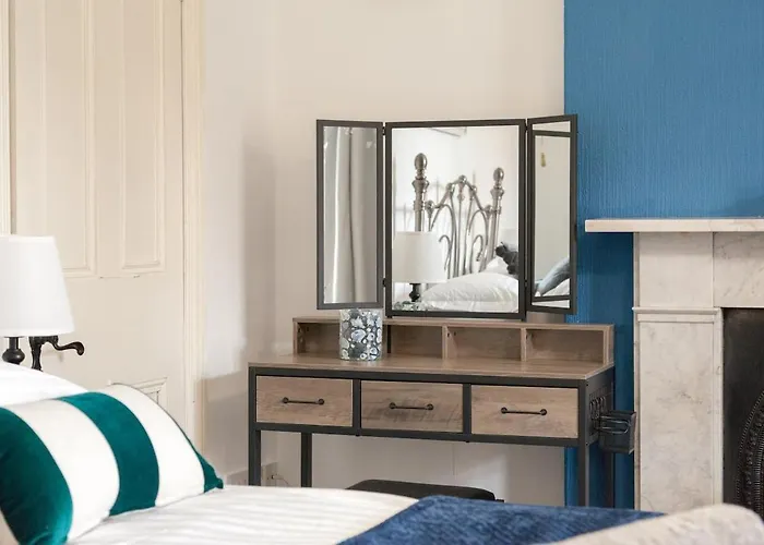 Victorian Elegance At Kingscliffe, Sleeps 17