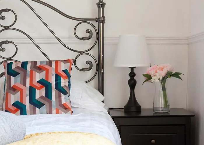 Victorian Elegance At Kingscliffe, Sleeps 17 *