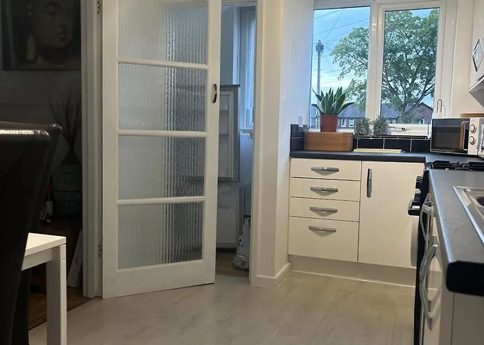 Blackley Rustic Gem A Suburb Hideaway