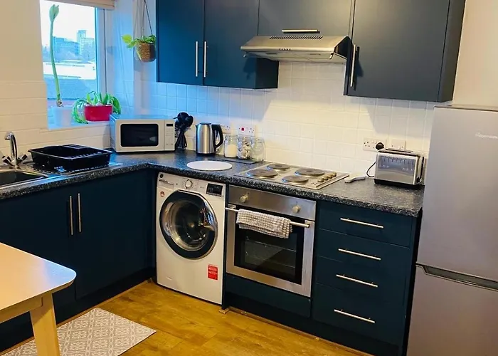 Cool, Calm & Connected Apartament Manchester