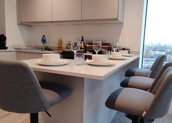 Apartmán Penthouse-like With & Waterfront Views In Old Trafford With 500mbps Internet And Netflix Manchester