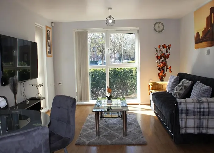 Inside City, Modern & Luxurious 2 Bed Apartment, Entire Unit Appartement