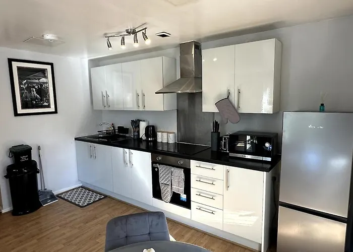 Appartement Inside City, Modern & Luxurious 2 Bed Apartment, Entire Unit *