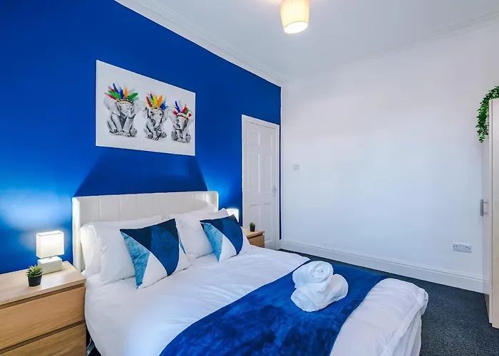 New Large 4 Bedroom House, Sleeps 9, Games Room, Free Parking, Ps4 Tatil Evi *