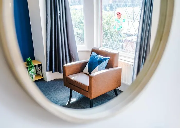 Tatil Evi New Large 4 Bedroom House, Sleeps 9, Games Room, Free Parking, Ps4 *