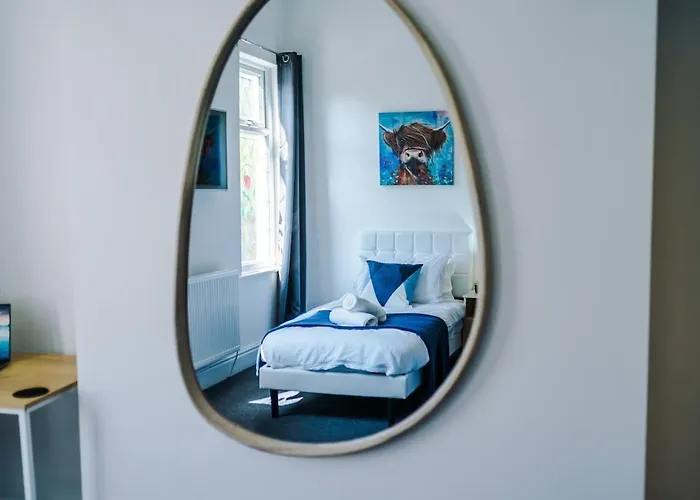 New Large 4 Bedroom House, Sleeps 9, Games Room, Free Parking, Ps4 Tatil Evi