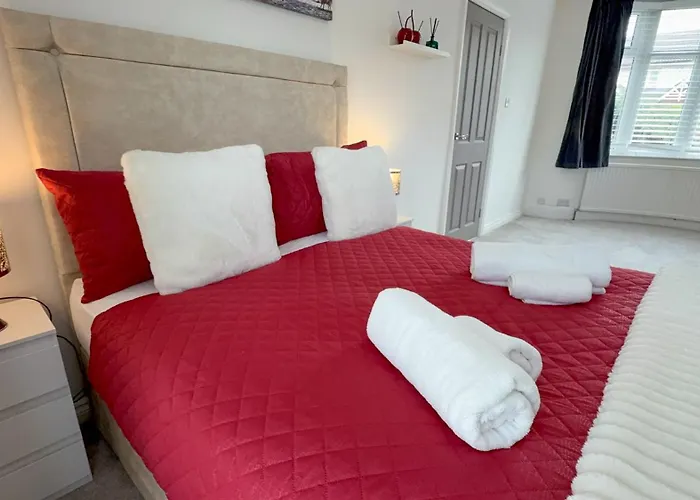 Contractor Stays, Fast Wifi, Free Parking, Work شقة *