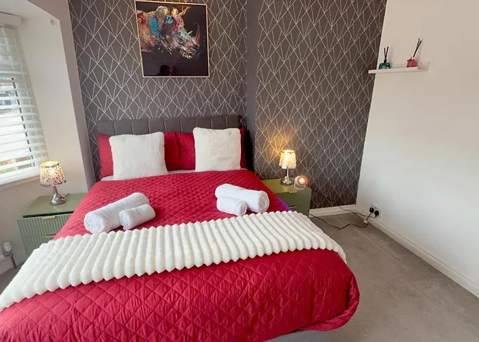 شقة Contractor Stays, Fast Wifi, Free Parking, Work