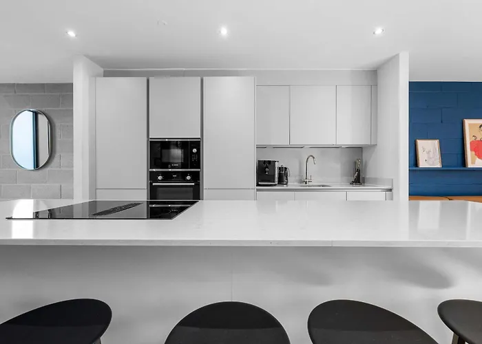 Free Parking - Roof Terrace - Luxury Townhouse