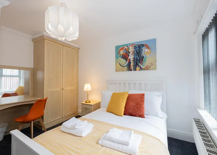 The Burton- Free Gated Parking Apartamento