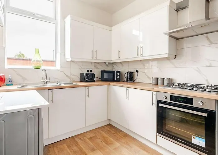 2 Min Walk Etihad Stadium & Coop Arena - 3br, Free Parking Daire *