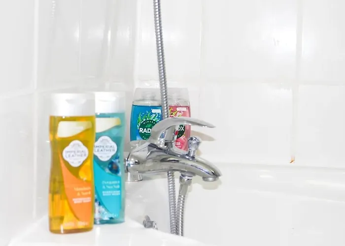 2 Min Walk Etihad Stadium & Coop Arena - 3br, Free Parking *